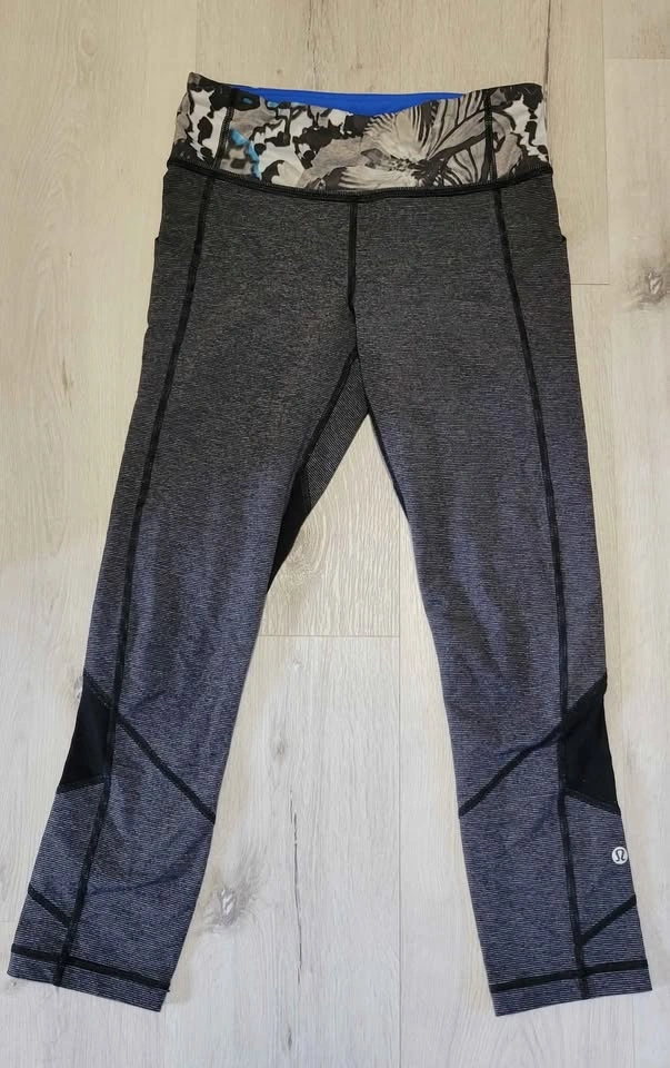 Lululemon Pants Size 4 - Excellent Condition - photo 3