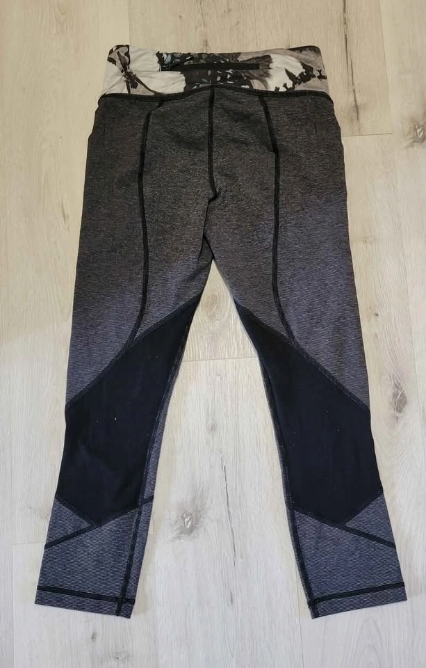 Lululemon Pants Size 4 - Excellent Condition - photo 4