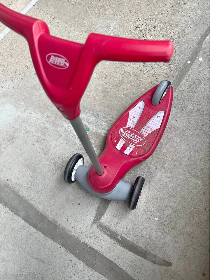 Red Radio Flyer 3-Wheel Scooter