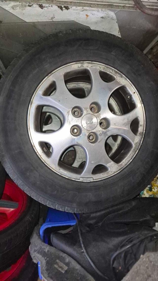 16inch Chevy 5-Bolt Rims from 07 Saturn Vue (5x115mm)