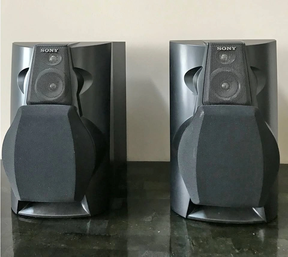 High-Quality Sony Speaker System (Set of 2) – Excellent Conditio