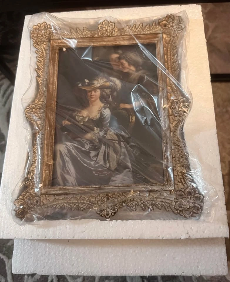 4 European Retro Carved Wood Picture Frames (5x7) - photo 2