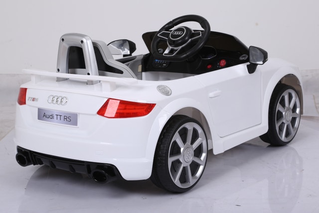 Audi TT RS Kids Ride On Car 12V White w/ Remote - photo 3