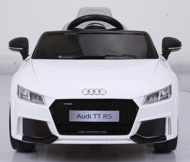 Audi TT RS Kids Ride On Car 12V White w/ Remote - photo 4