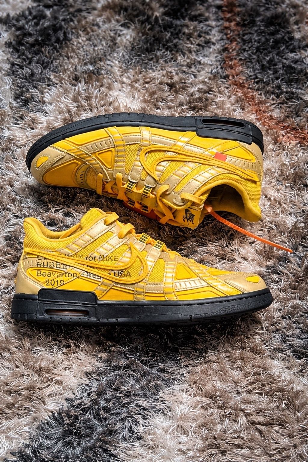Off-White Rubber Dunk Gold – Size 10