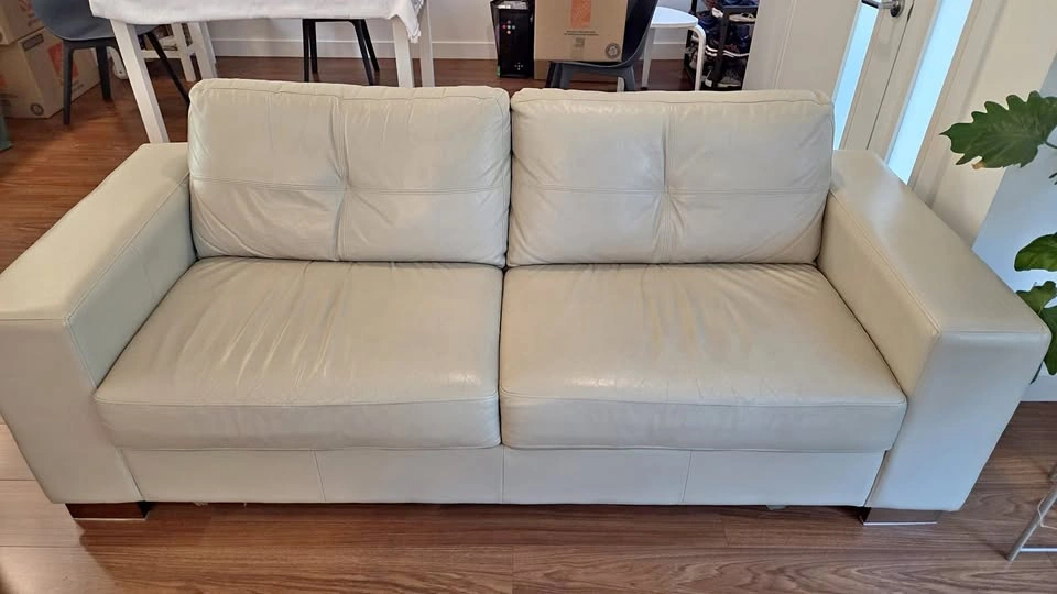 3 and 2 seats leather sofa