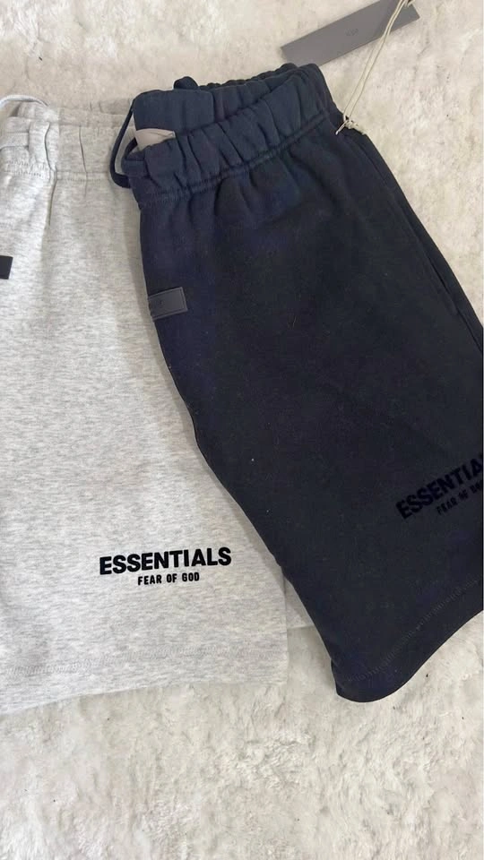 Essentials Shorts - size xs