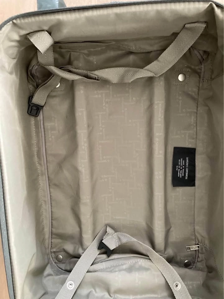 Samsonite Carry on luggage 20x14ins - photo 3