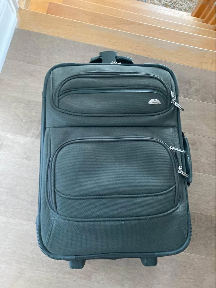 Samsonite Carry on luggage 20x14ins - photo 5