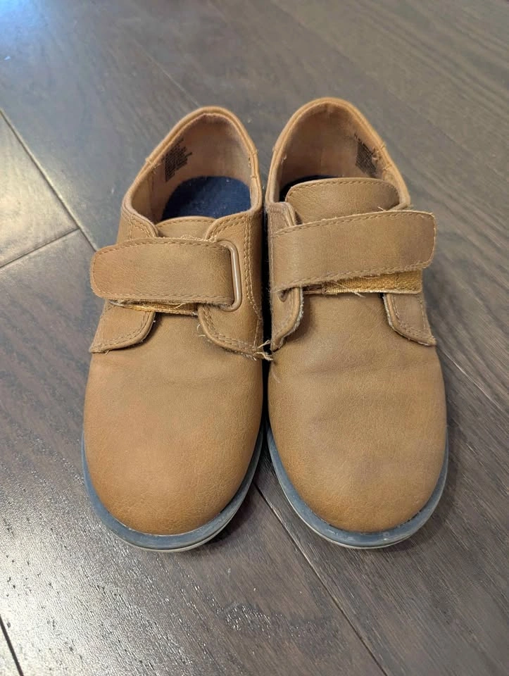 Size 11T - Boys brown shoes