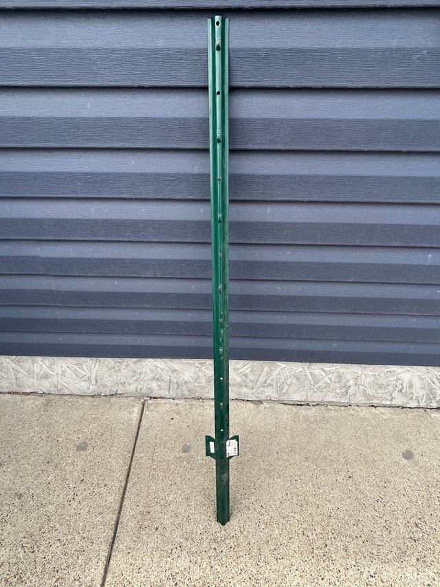 Green fence U-post 4’ high