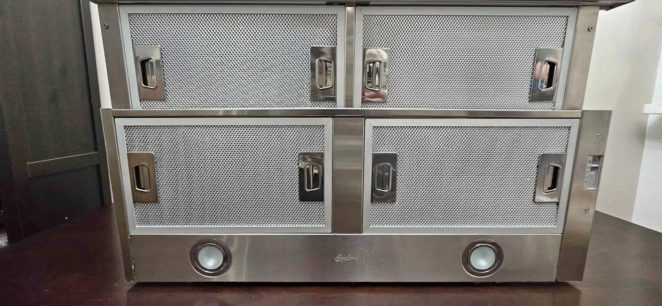 30" Cyclone SS13030 Undercabinet Range Hood - Display Model
