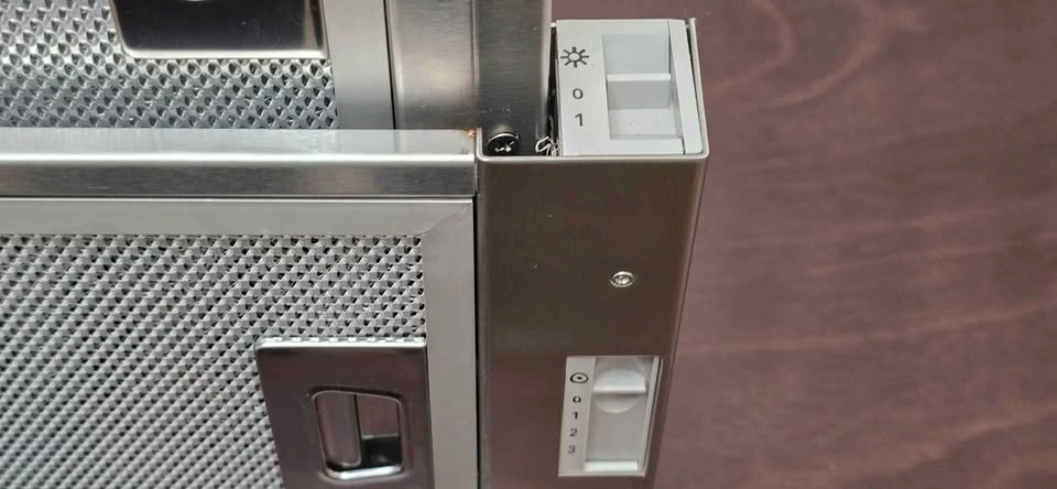 30" Cyclone SS13030 Undercabinet Range Hood - Display Model - photo 4