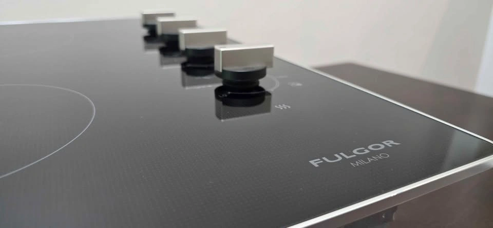 24" Fulgor Milano 300 Series Electric Cooktop - Display Model - photo 3