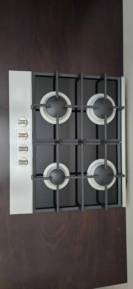 24" Moffat Stainless Steel Gas Cooktop - Display Model - photo 4
