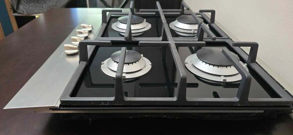 24" Moffat Stainless Steel Gas Cooktop - Display Model - photo 5