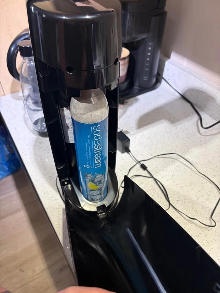 Soda stream with bottles - photo 3