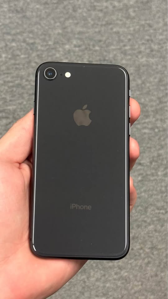 iPhone 8 64GB Unlocked - photo 2