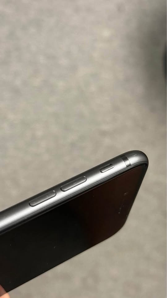 iPhone 8 64GB Unlocked - photo 5