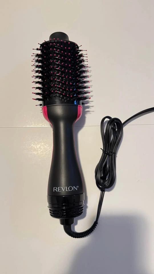Revlon One-Step Volumizer Hair Dryer Brush - photo 2