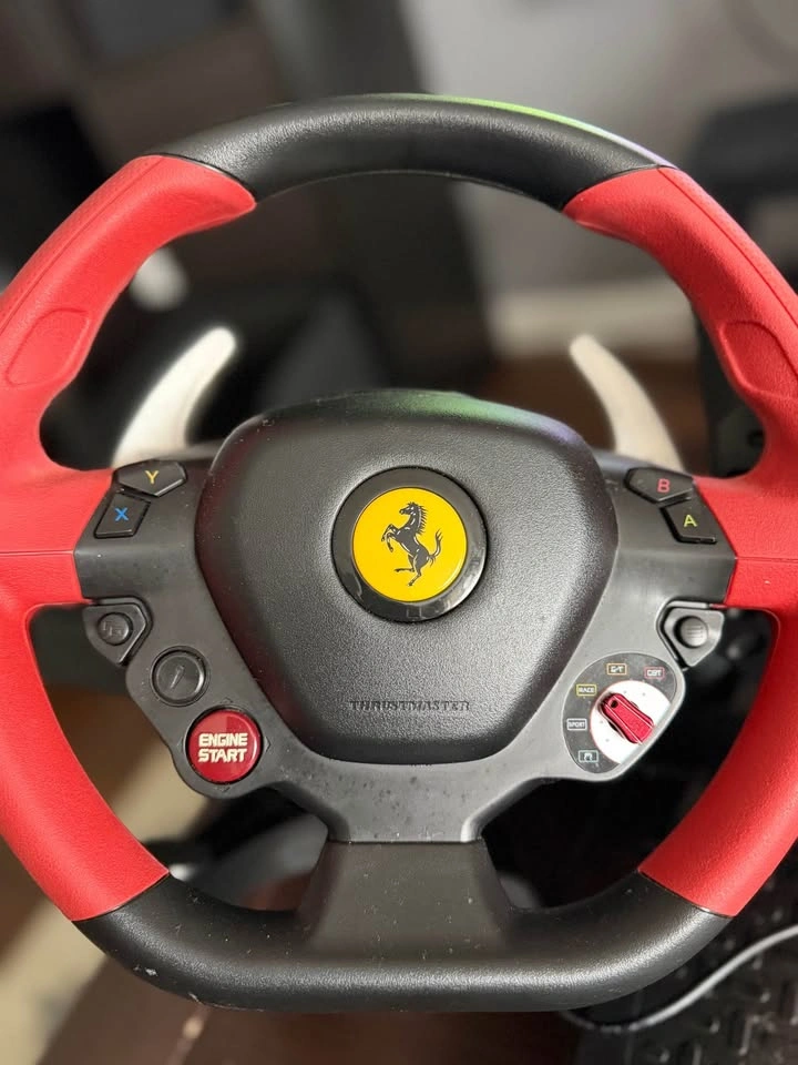 Ferrari Thrustmaster 458 Spyder - photo 2