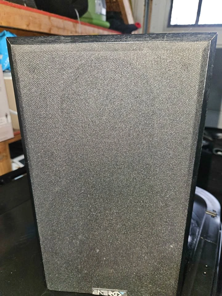 Energy Bookshelf Speakers - photo 3