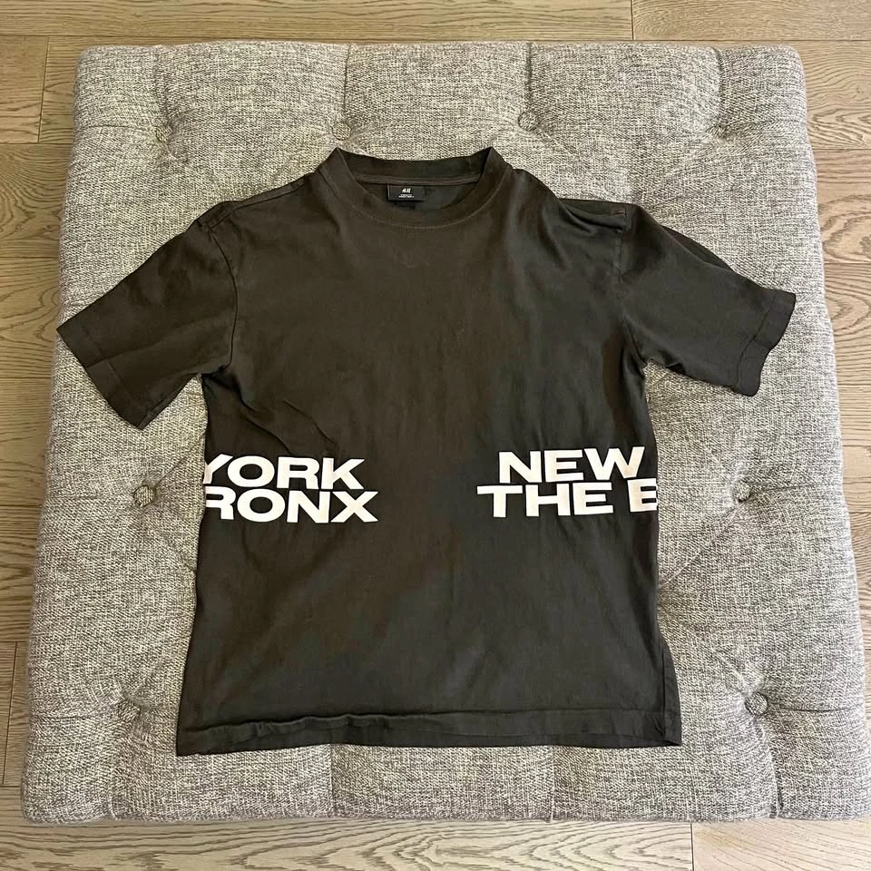 H&M Loose Fit ‘The Bronx’ T-Shirt - Dark Gray - Size S