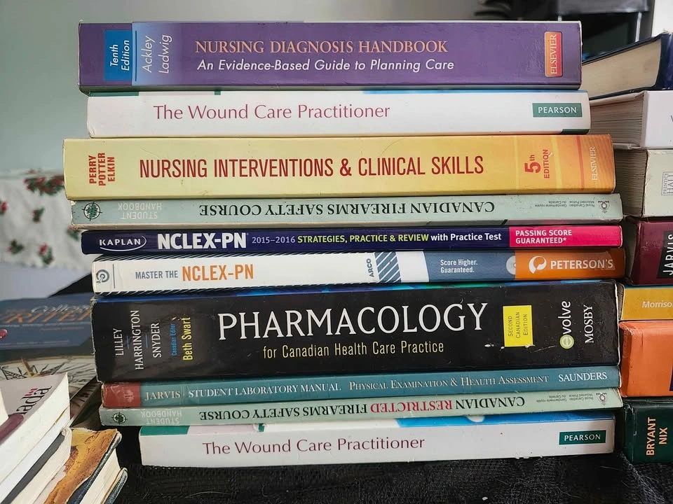 Medical Books - photo 4
