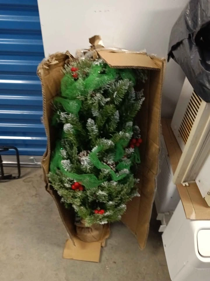 3' Mini Flocked Christmas Tree w/ Lights Berries Pinecones - photo 2