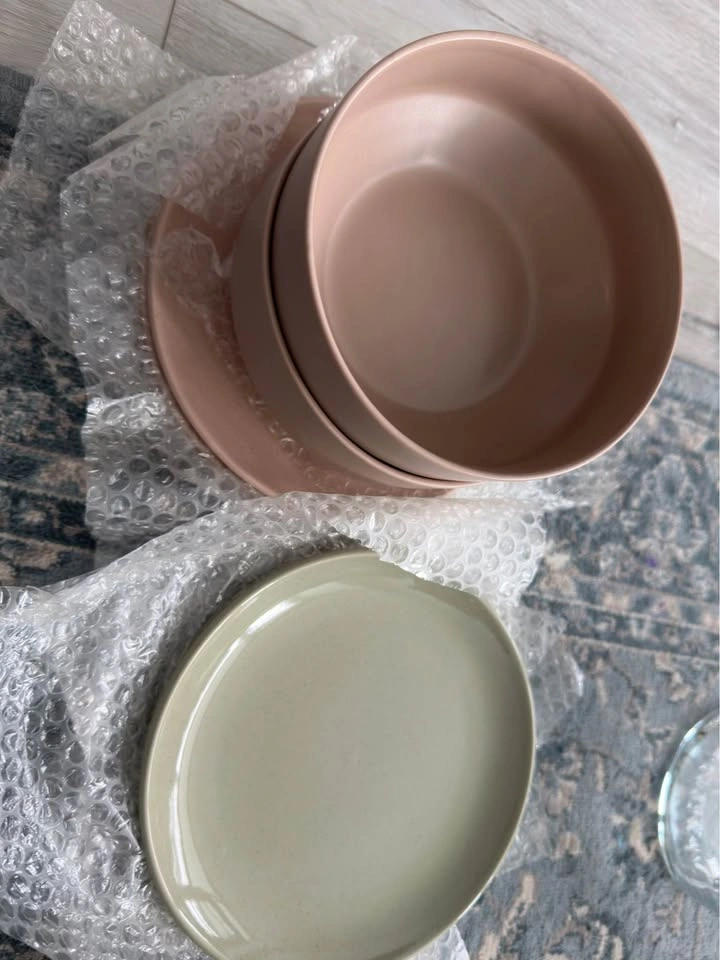 Like-New Dinnerware Sets | Walmart Black Plates + Pastel Bowls & - photo 5