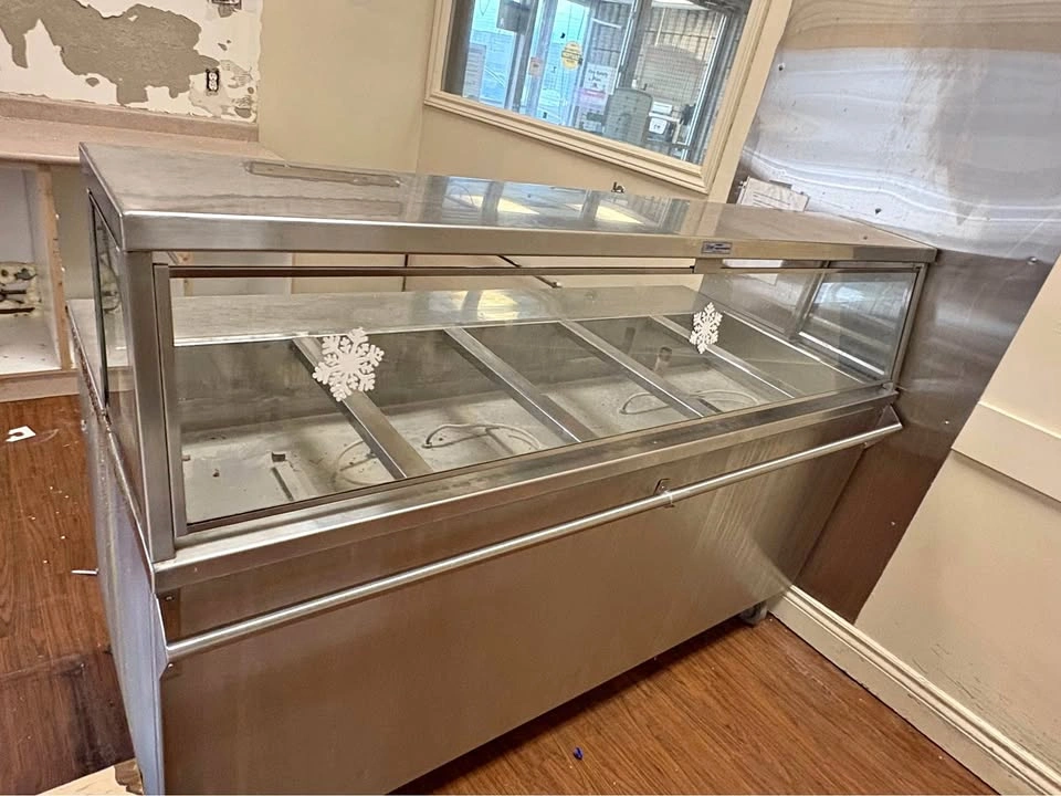 Royal Food Equipment Steam Table w/ Sneeze Guard