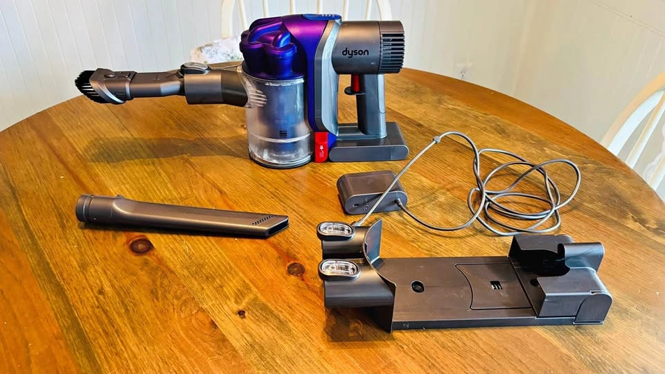 Dyson DC34 Handheld Vacuum