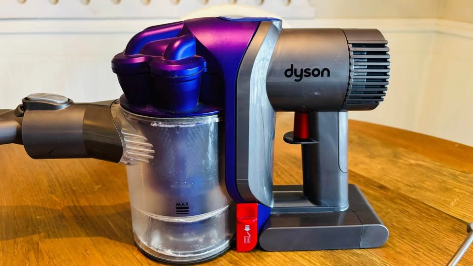 Dyson DC34 Handheld Vacuum - photo 2