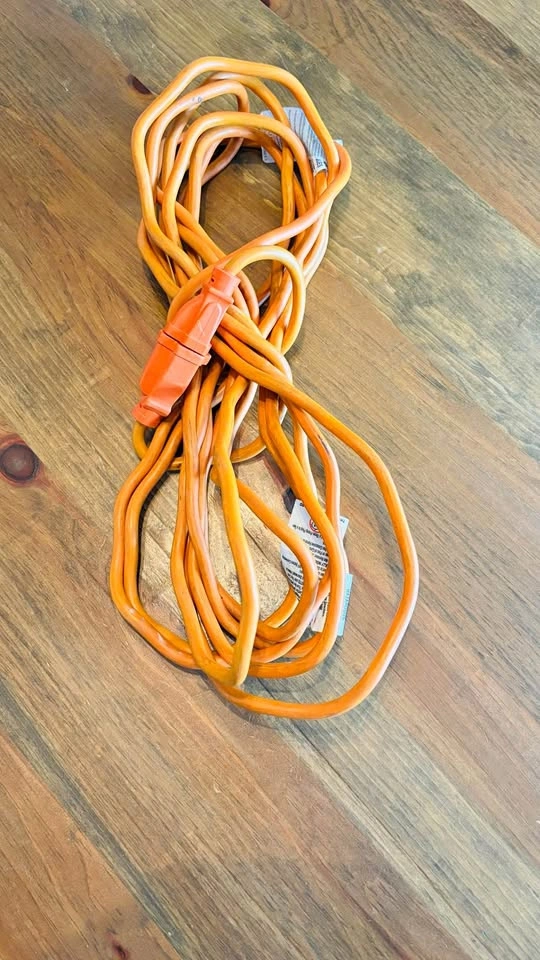 25 ft 16/3 Outdoor Extension Cord