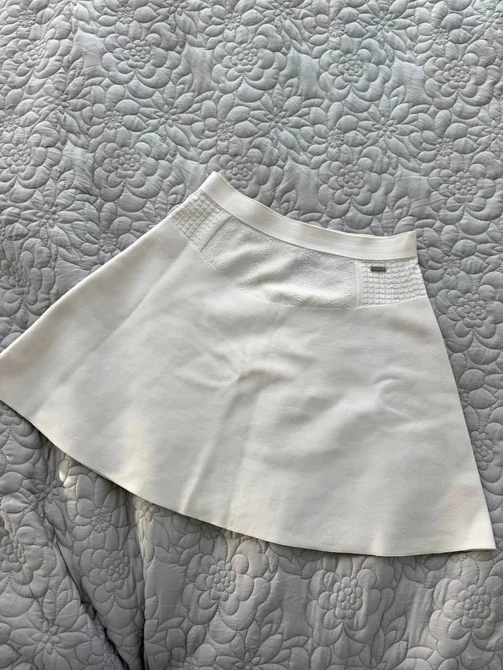 Armani Exchange White Skirt – Size S, Like New