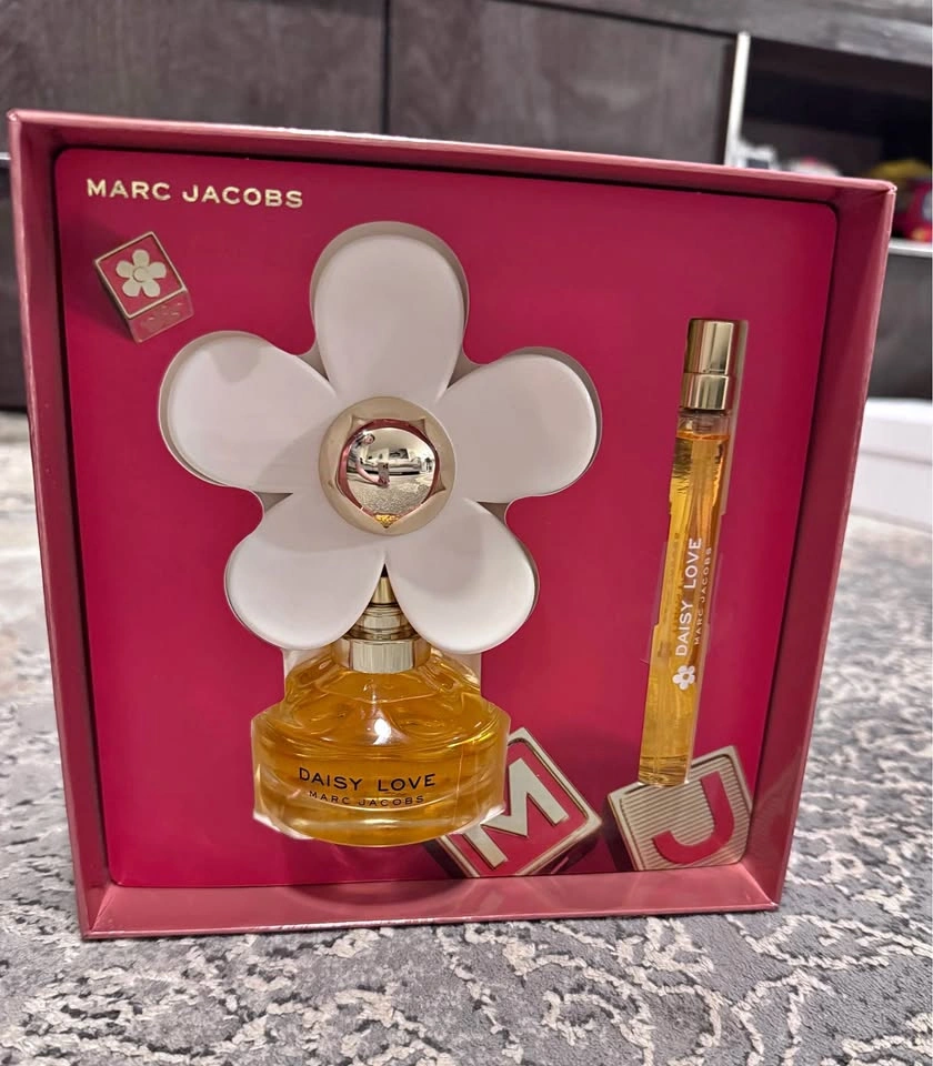 Marc Jacobs Daisy Love Perfume Gift Set - Brand New 🌸