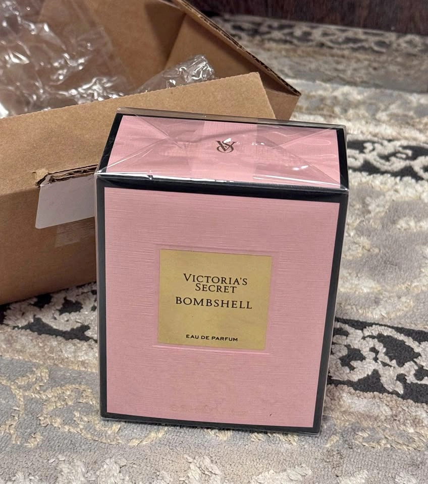 Victoria’s Secret Bombshell Perfume 50ml – Brand New Sealed 💖✨🌸