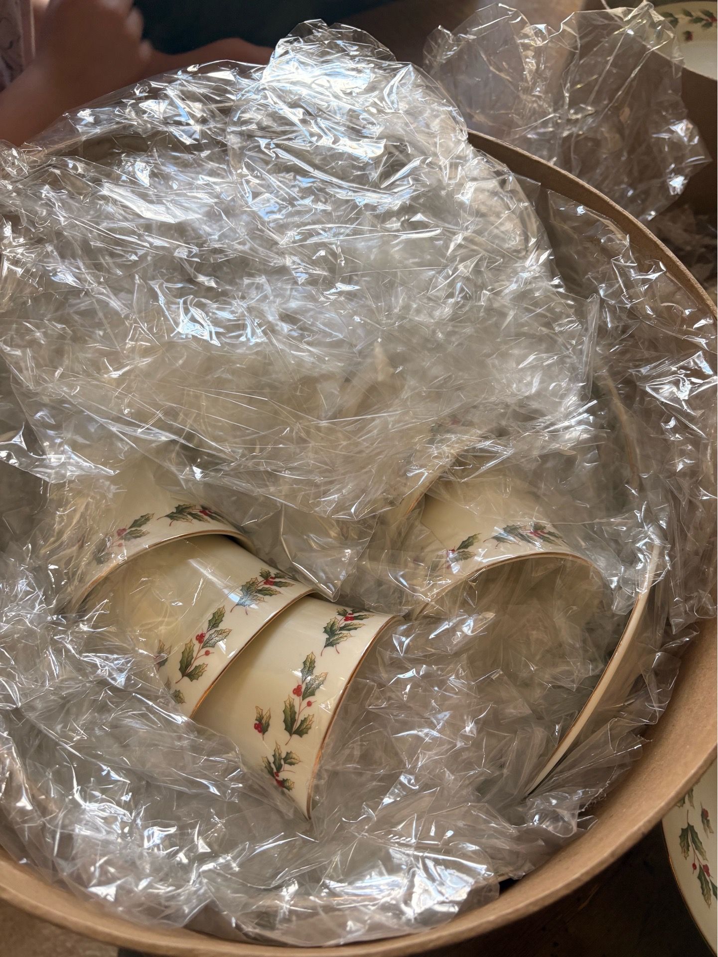 Holly Berry World Bazaar Discontinued Set - photo 2