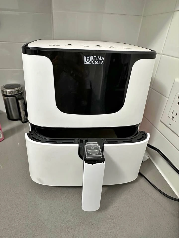 Ultima Cosa Air Fryer – Lightly Used