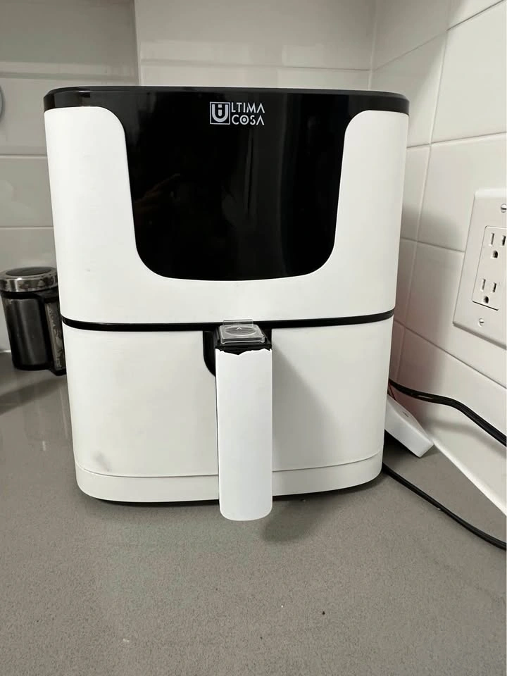 Ultima Cosa Air Fryer – Lightly Used - photo 3