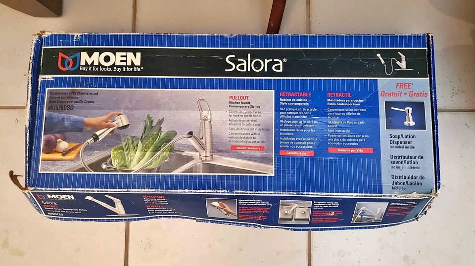 Moen Salora Pullout Kitchen Faucet Chrome Older style New in Box