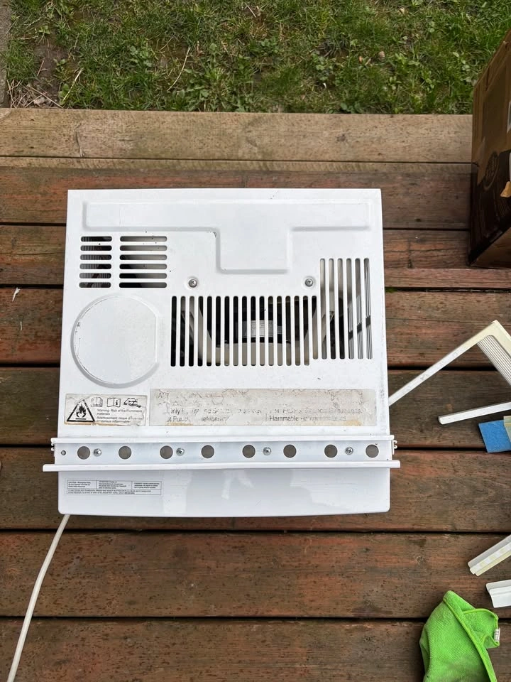 Frigidaire 5,000 BTU Window Air Conditioner - Tested & Working - photo 2