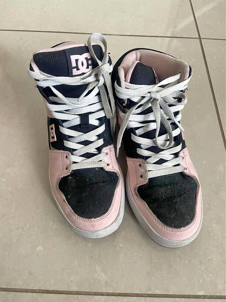 DC Cure High Top Sneakers - Women's Size 7