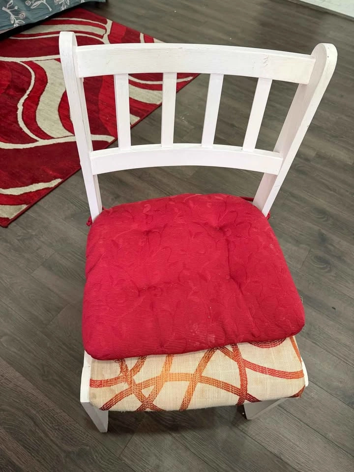 Dining table with 4 chairs - photo 5