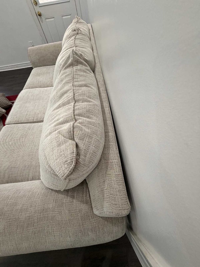 6 cushions free with comfy sofa 3 seaters - photo 2