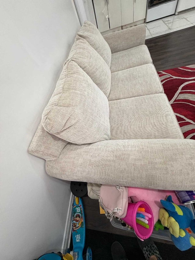 6 cushions free with comfy sofa 3 seaters - photo 4
