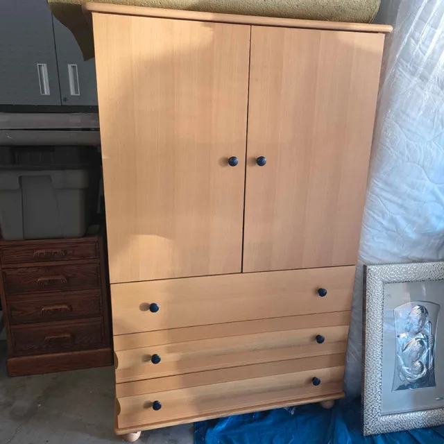 2 dressers - wardrobe and dresser- 2 pieces thumbnail
