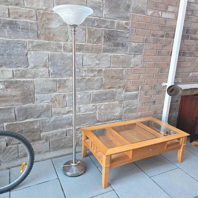 Coffee table and Murano glass lamp thumbnail