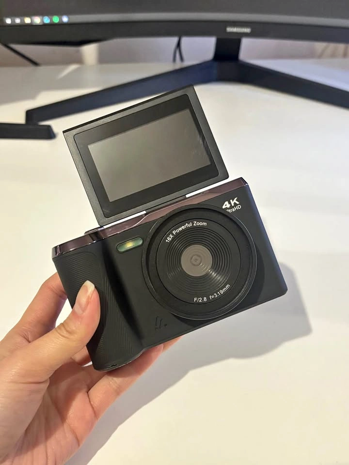 4K 56MP Digital Camera w/ Flip Screen