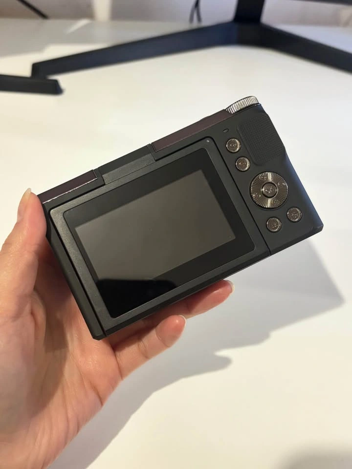 4K 56MP Digital Camera w/ Flip Screen - photo 4